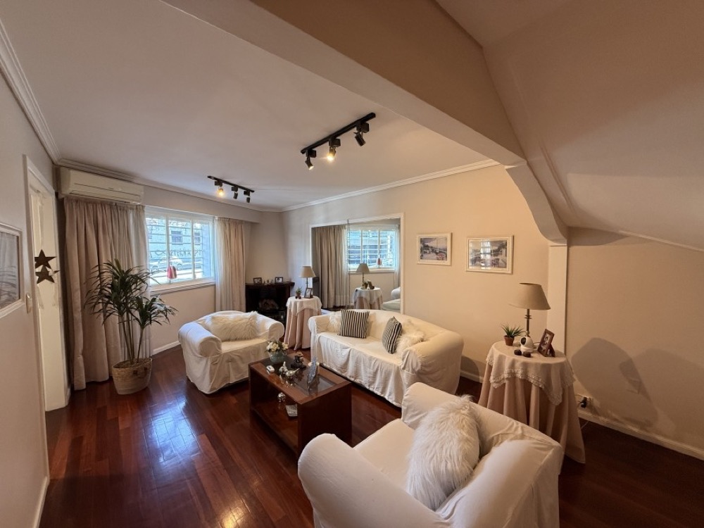 Casa en Av. Castañares al 1000